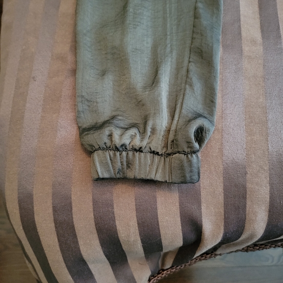 HONEY silk/satin like tapered pants! - Picture 3 of 5